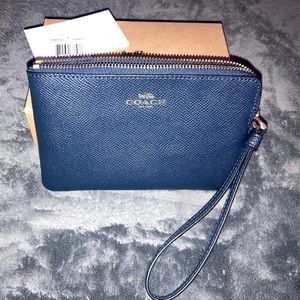 COACH leather corner zip wristlet -Navy